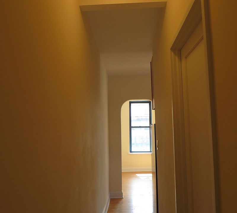 1st image of 260 6th Ave APT 18