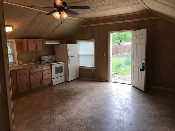 4th image of 1889 N Lyon Ave