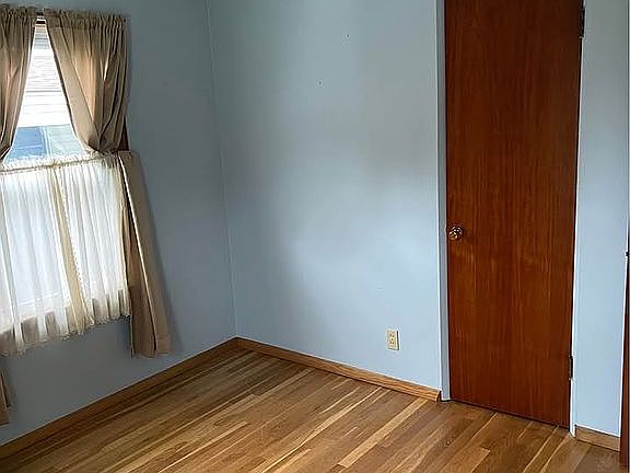 4th image of 1541 Garfield Ave