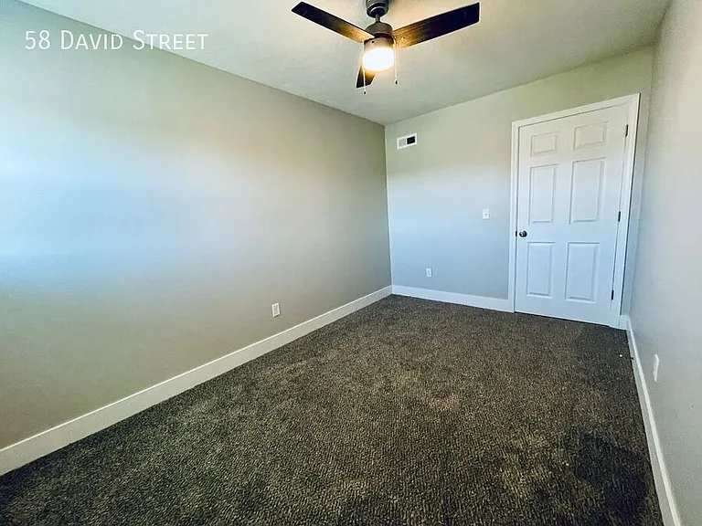 58 David St — Photo 11