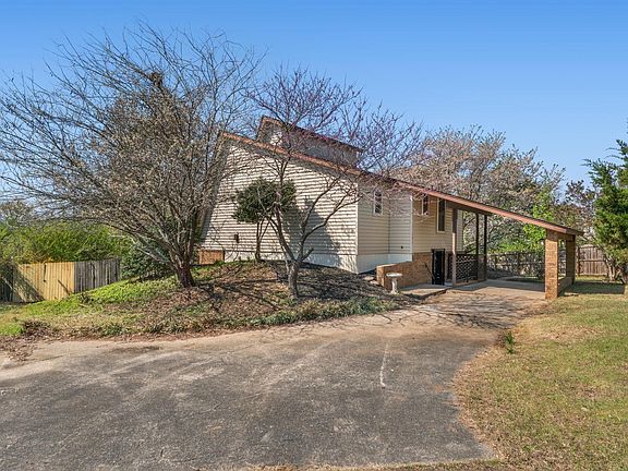 2nd image of 723 Mountain Springs Rd