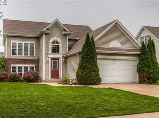 1918 NW 157th St, Clive, IA 50325