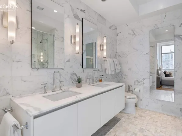 252 7th Avenue image 11 of 24