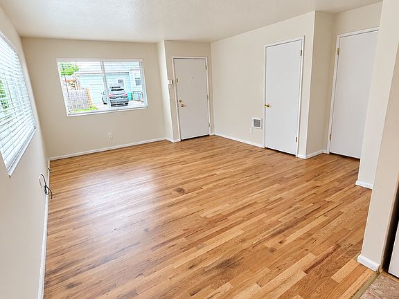 3rd image of 4412 SE 57th Ave