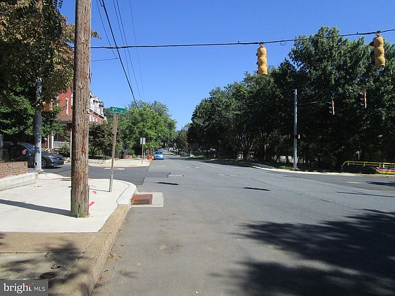 5th image of 827 N Jackson St