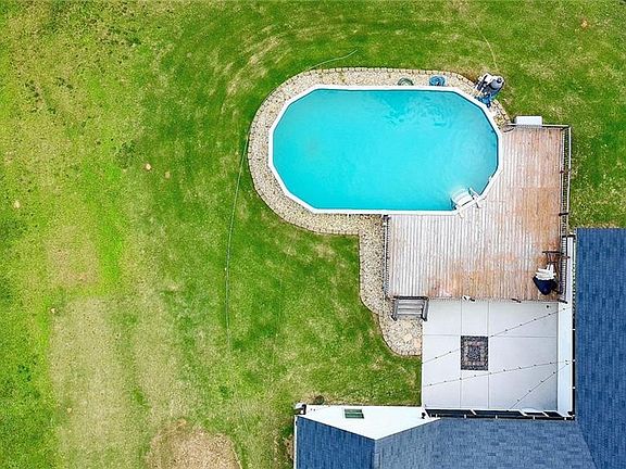 3rd image of 656 Belmont Rd