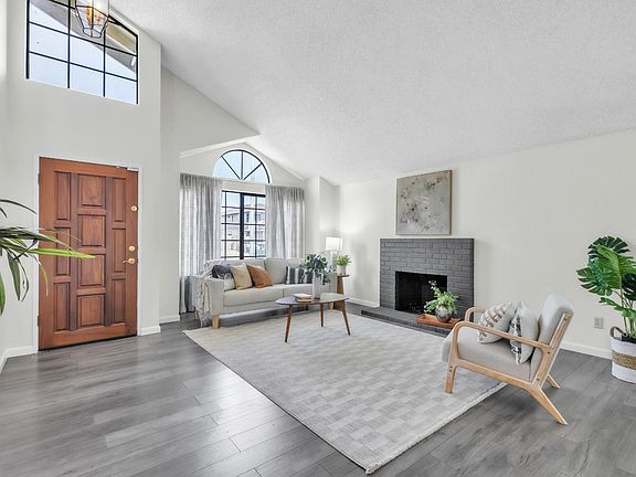 4th image of 751 Pueblo Way
