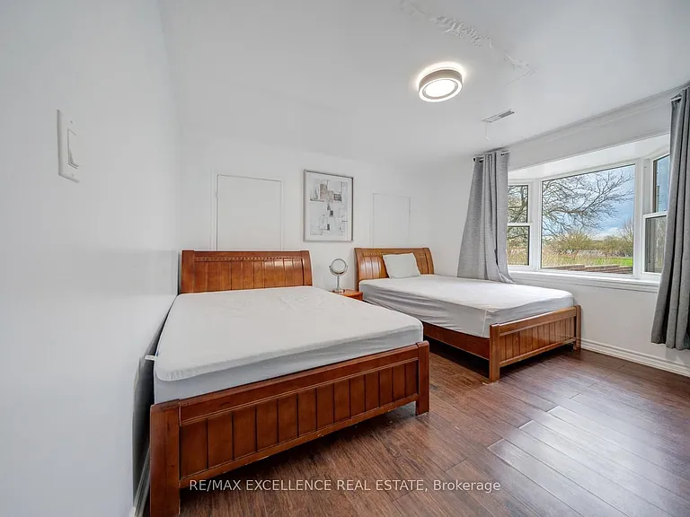 12575 Niagara River Pkwy — Photo 17