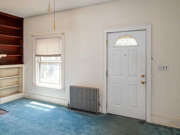 4th image of 942 N Central Ave