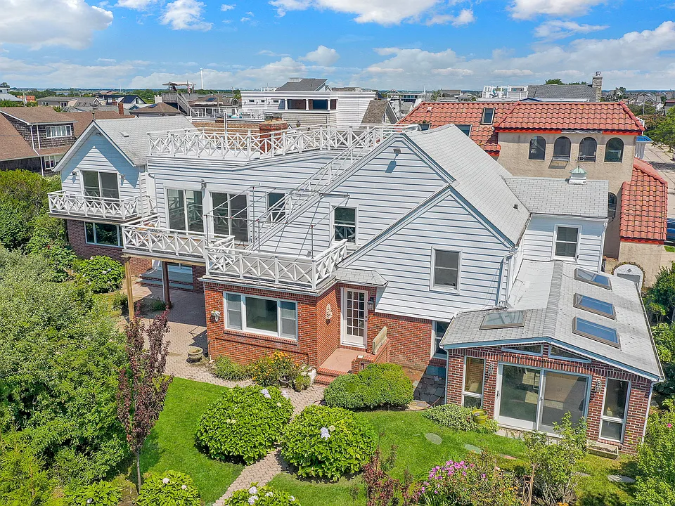 12 Ocean Blvd
