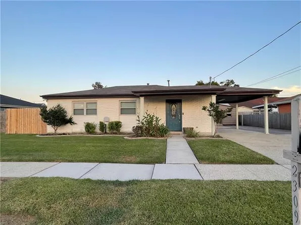 2309 Rosetta Dr, Chalmette, LA 70043