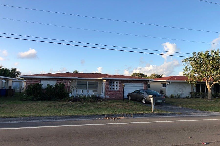1st image of 950 NW 49th Ct