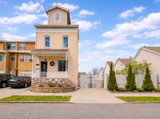 111 Clifton Ave, Staten Island, NY 10305
