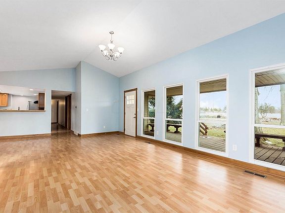 5th image of 9774 Briarwood Dr