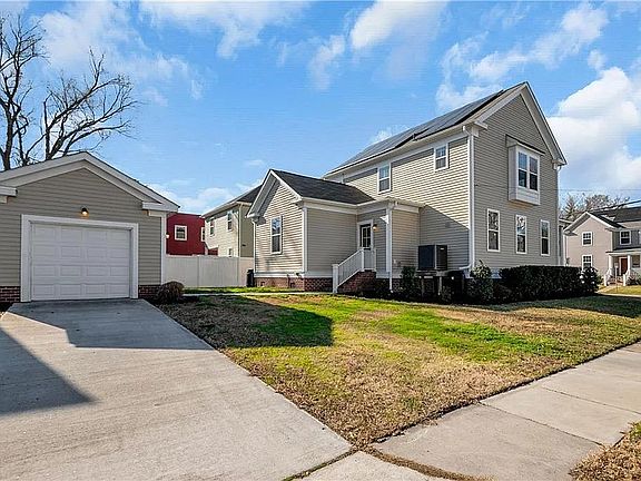 Back view, detached garage, driveway
