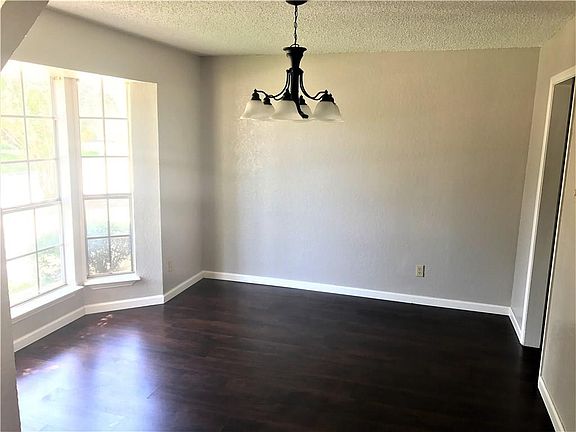 2nd image of 3041 Richwood Cir