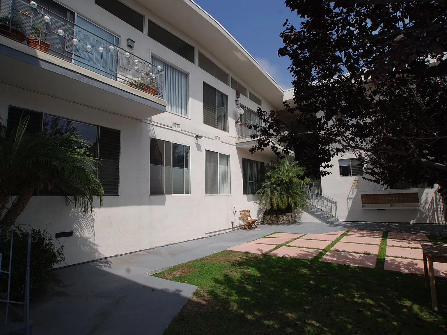 Washington Apartments...Prime Westside Location! CALL NOW! — Photo 4