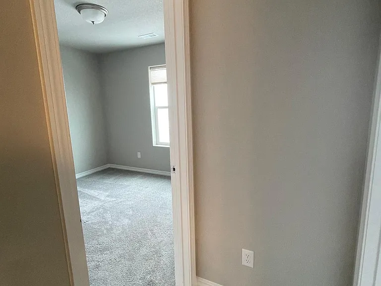 8658 Blue Feather Loop — Photo 12