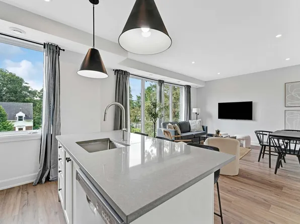 155 Sanford Ave, Ottawa, ON