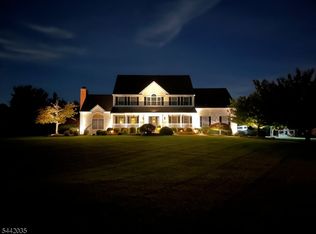 23 Deer Path, Hillsborough, NJ 08844