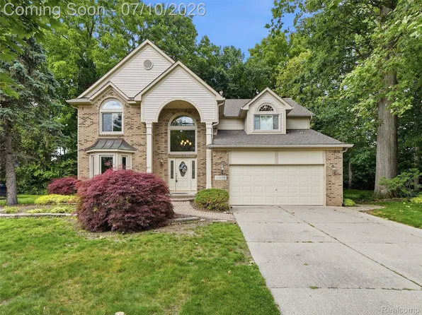 45698 Primrose Ct, Plymouth, MI 48170