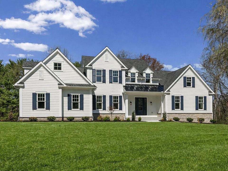 1st image of 102 Knoxlyn Farm Dr