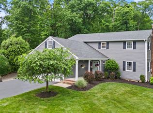 579 Stony Brook Dr, Bridgewater, NJ 08807