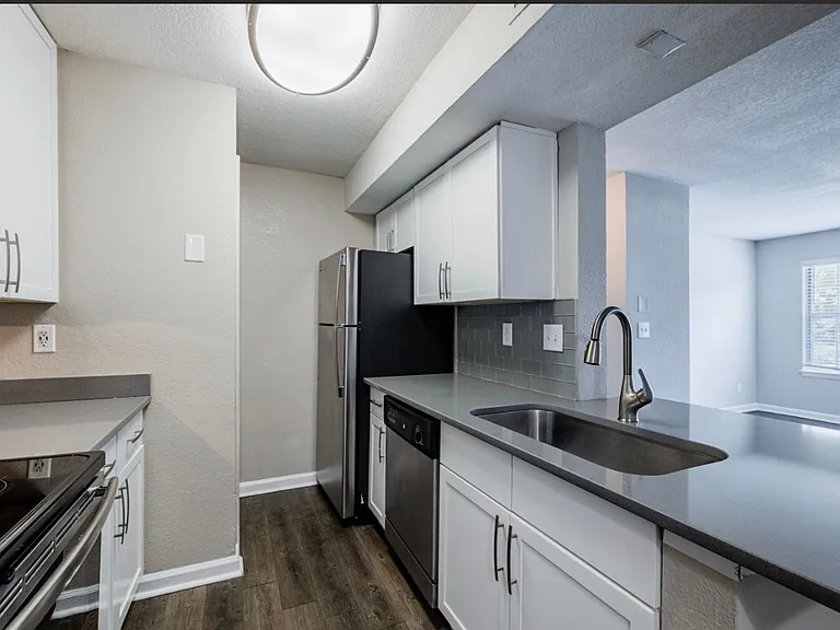 Live Easy. Live Elevated. Live 2100 Defoors. — Photo 47