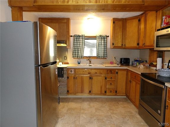 5th image of 51 N Church St