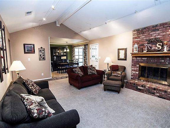 3rd image of 4606 Elkwood Ln
