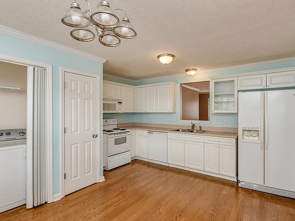 4th image of 2120 Lebanon Pike APT 107
