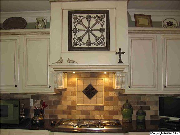 4th image of 111 Summer Brook Ct