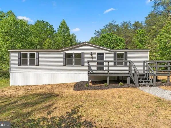 152 Oakland Pl, Louisa, VA 23093