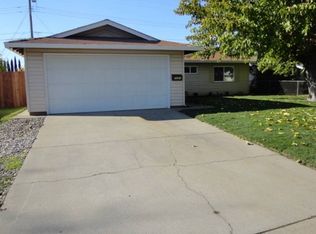 7051 Silver Knoll St, Rio Linda, CA 95673