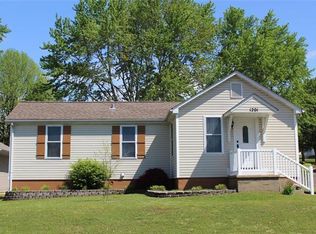 1201 W 8th St, Washington, MO 63090