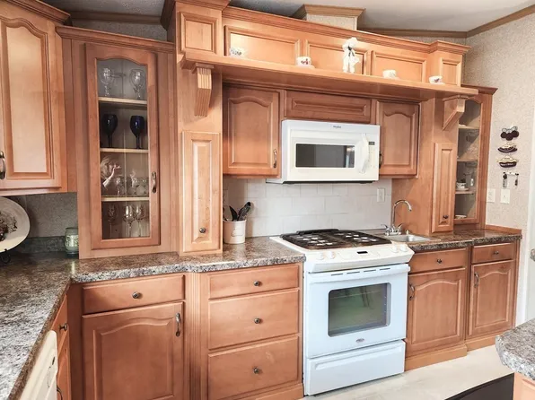 20 Jason Way, West Bridgewater, MA 02379