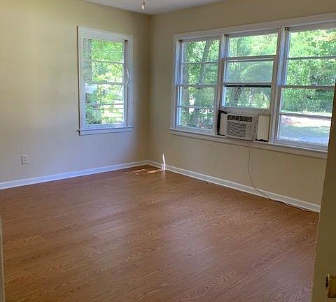 5th image of 331 Canna Dr