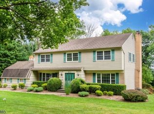 11 Evans Farm Rd, Morristown, NJ 07960