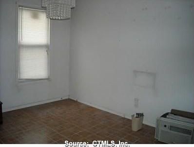 2nd image of 16 Market St