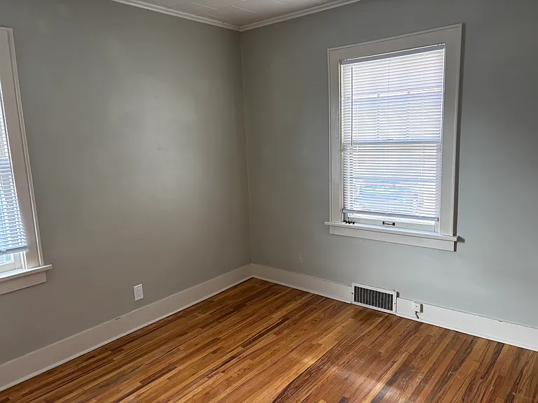 710 5th St SW — Photo 3