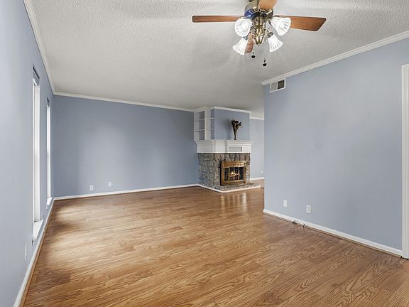 5th image of 340 Huntington Ridge Dr