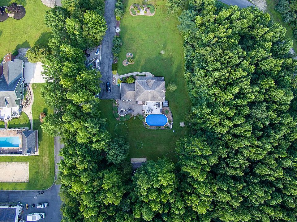 2nd image of 42 Sanders Ln