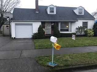 12348 SE Salmon St, Portland, OR 97233