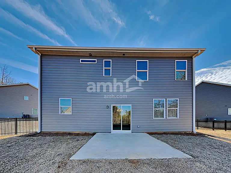 320 Bourne St — Photo 31