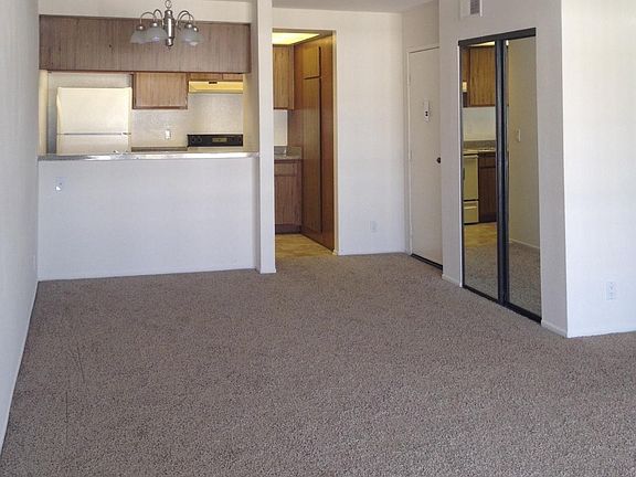 4th image of 4513 Woodman Ave APT 203