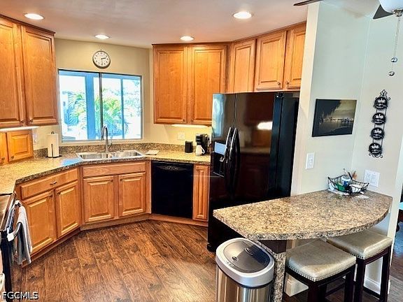 3rd image of 5520 Colonial Rd