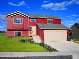 1110 Summerfield Dr, Rapid City, SD 57703