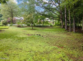 16 Darroch Rd, Delmar, NY 12054