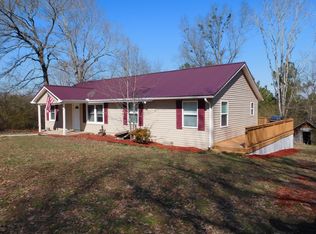 125 B Y Brown Rd, Charlotte, TN 37036