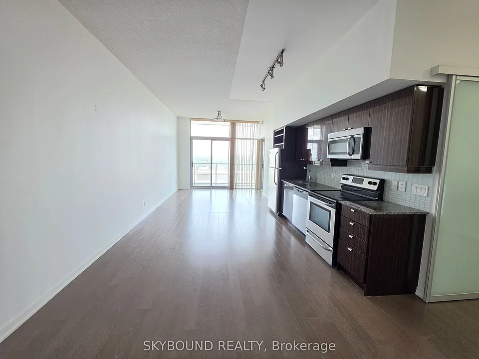 105 The Queensway #3414
